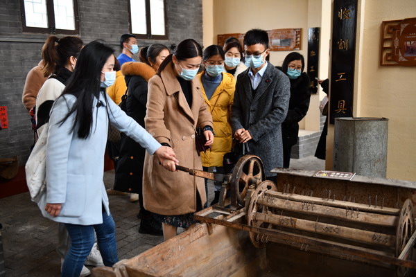 迈步新征程 奋力谱新篇——学院开展乡村旅游研学活动暨旅游系教师座谈会