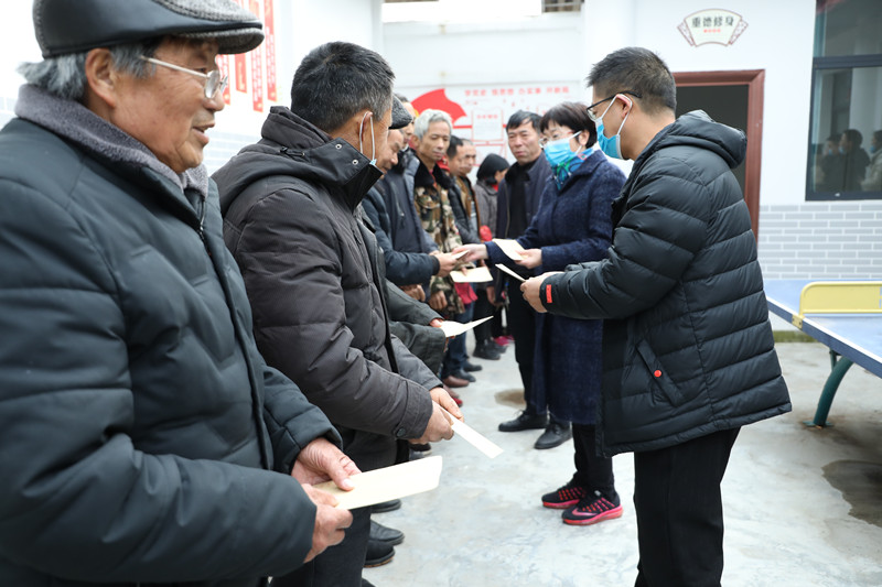 学院党委书记王荣秀率队赴朝阳村开展结对帮扶走访慰问活动